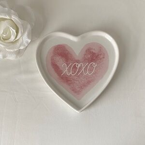 Heart-Shaped XOXO Dish - Pink and White